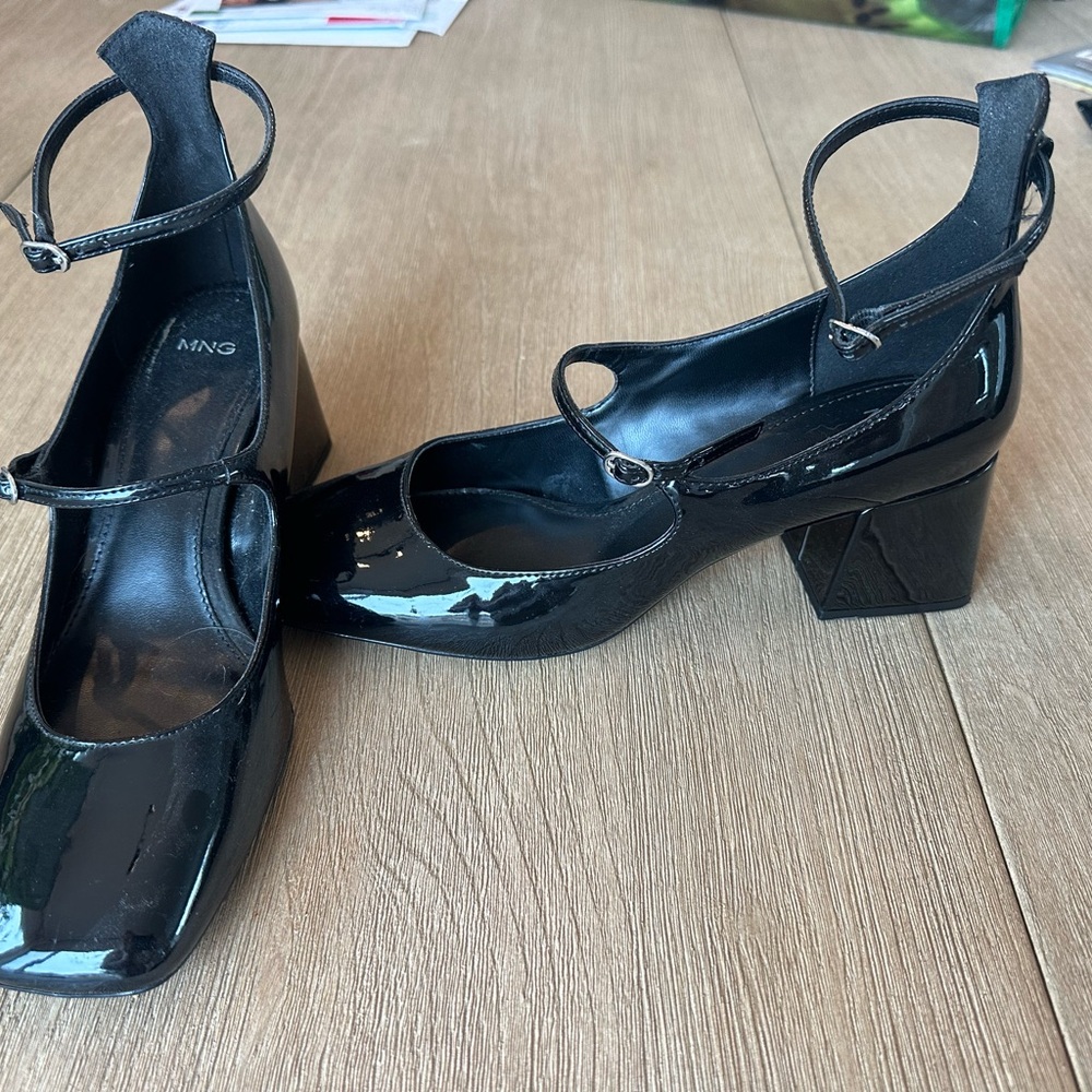 Mary Janes black patent leather worn once MANGO Womens sz 9 excellent condition